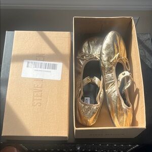 Steve Madden Shiny Gold Women's Flats